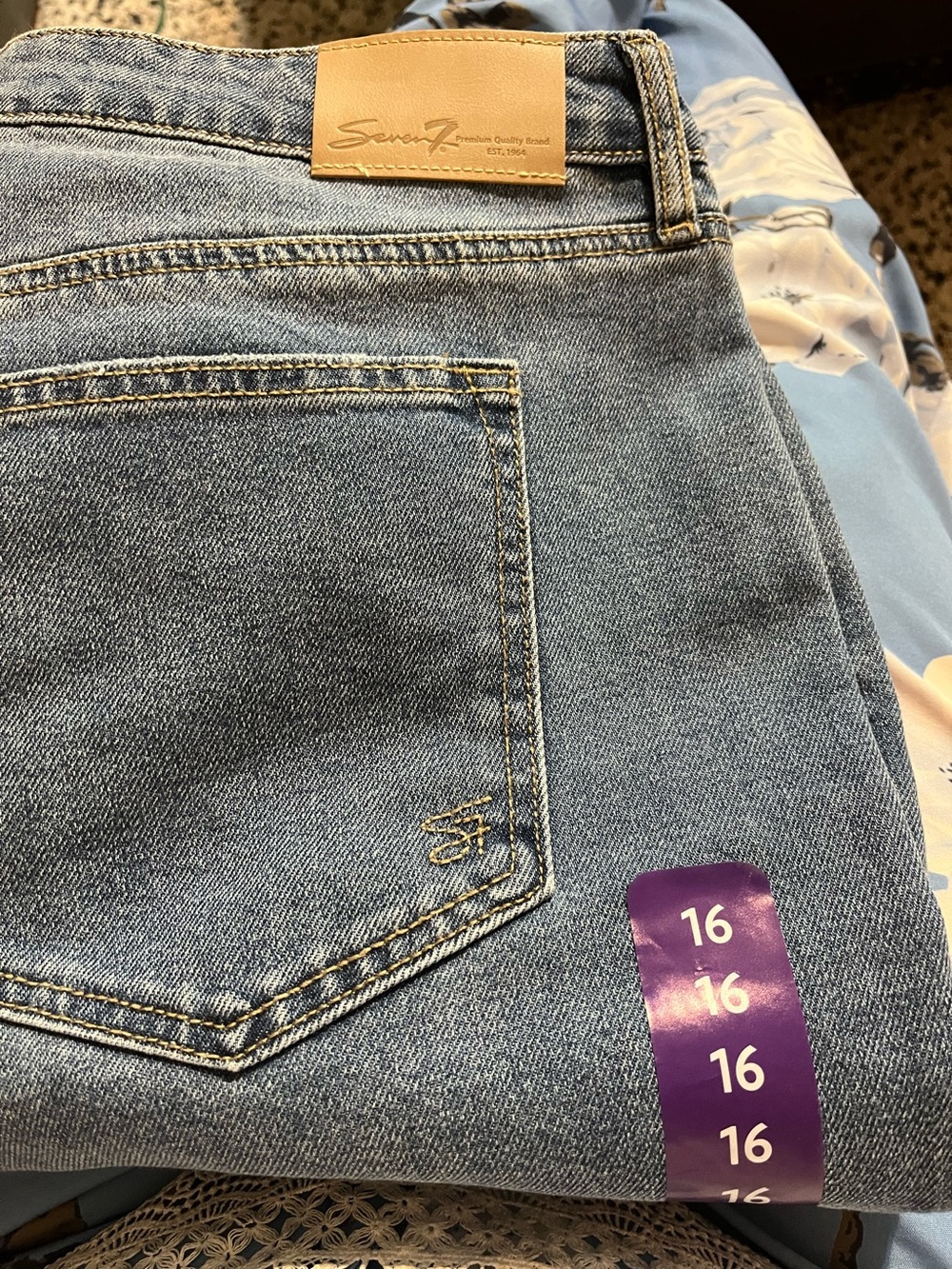 NEW Size 16 Seven7 Loose Straight Jeans